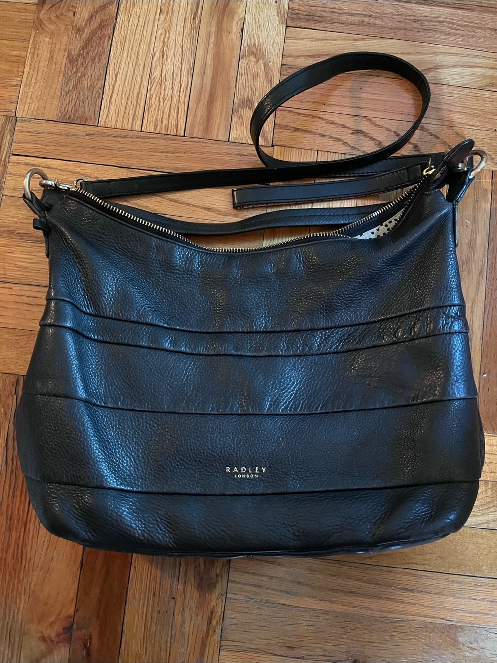 RADLEY LONDON Black Leather Shoulder Bag with Gold Hardware